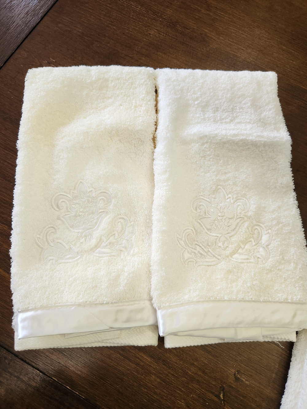 Palatial Embroidered Ivory Towel Set - 8 Piece Bath, Hand, Washcloth,finger - Picture 3 of 7